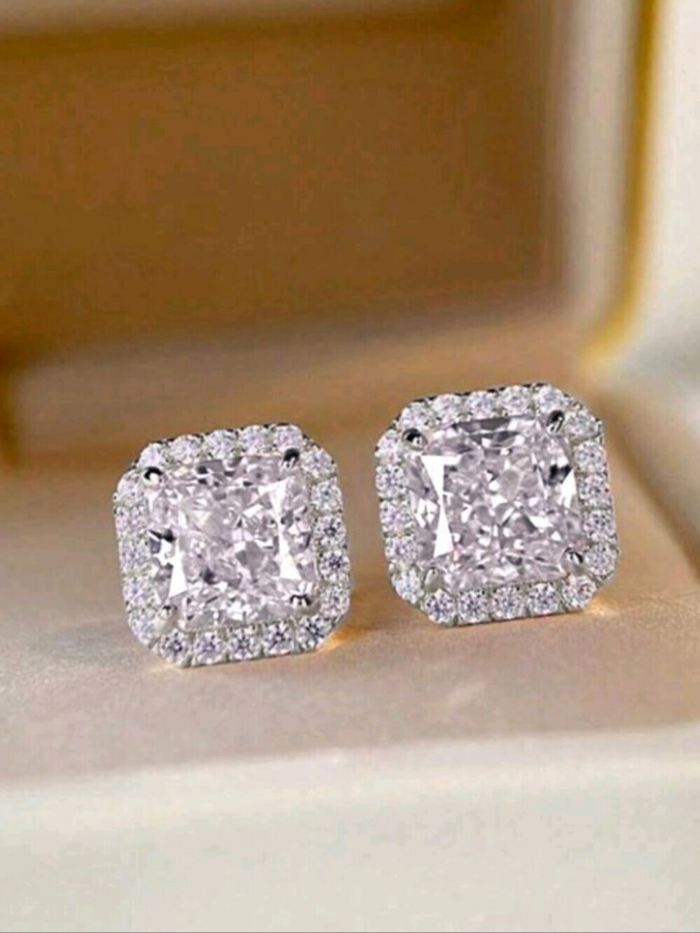 Elegant Clear Rhinestone Silver Tone Stud Earrings Engagement Wedding Studs